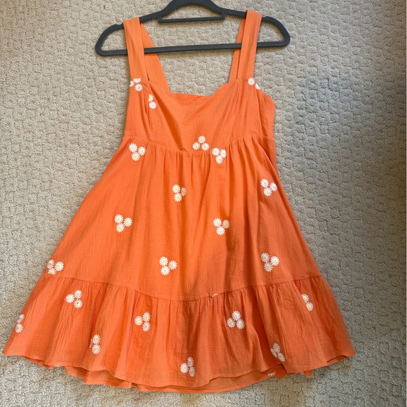 Le Lis Orange daisy embroidered dress size S - Picture 2 of 4
